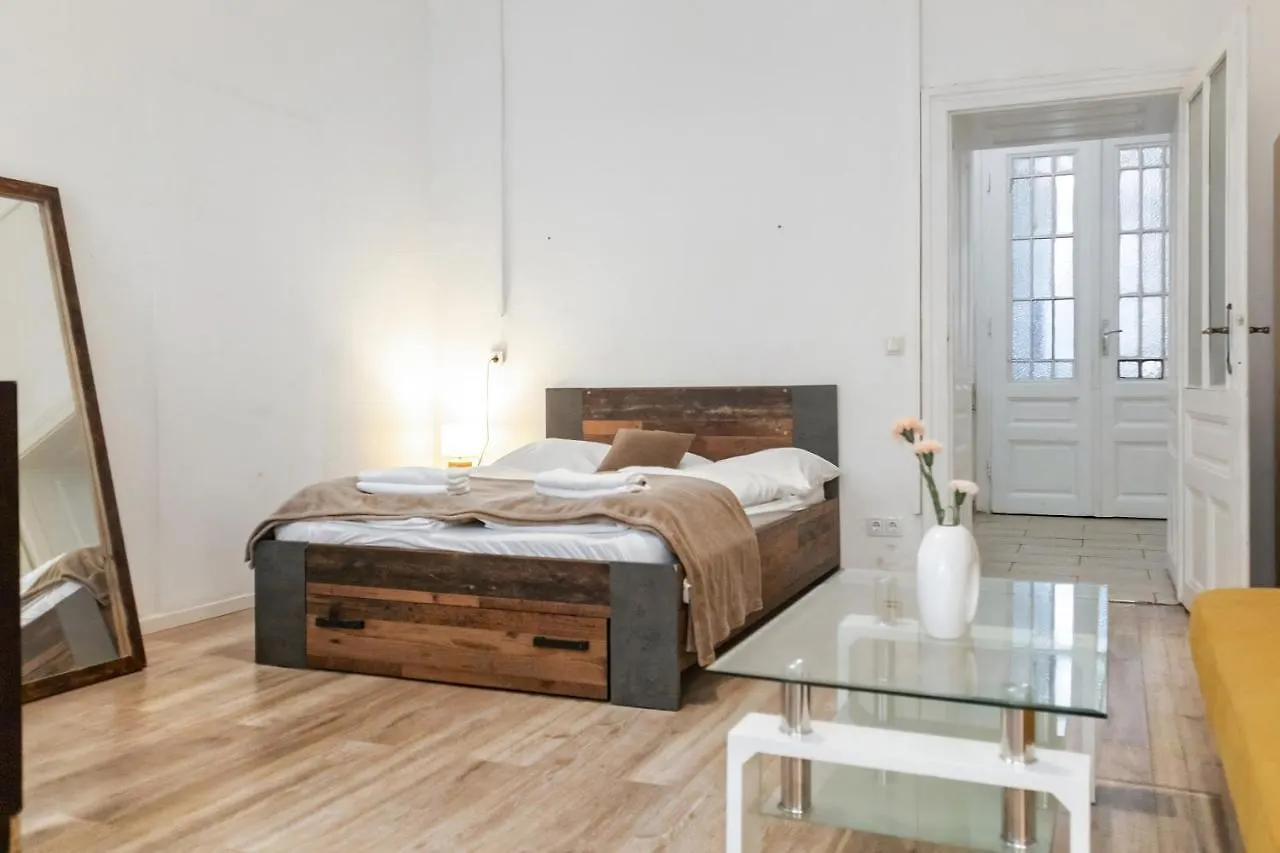 Vibrant 1Br - Ideal Long Stay Accommodation location